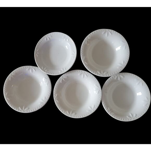 Vintage Totally Today White Embossed Fan Dot Bowls 4 Salad Bowl and 1 Berry Bowl - Picture 8 of 10